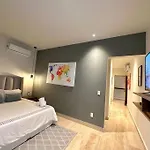 Pool View Condo / Rooftop Pool, Jacuzzi, Gym & Bar