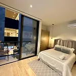 Pool View Condo / Rooftop Pool, Jacuzzi, Gym & Bar