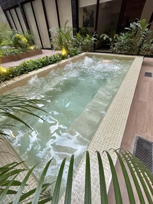 Pool View / Rooftop Pool, Jacuzzi, Gym & Bar Apartamento