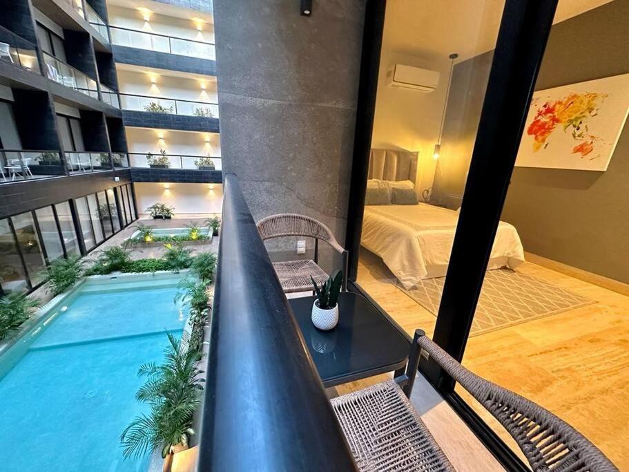 Pool View / Rooftop Pool, Jacuzzi, Gym & Bar *